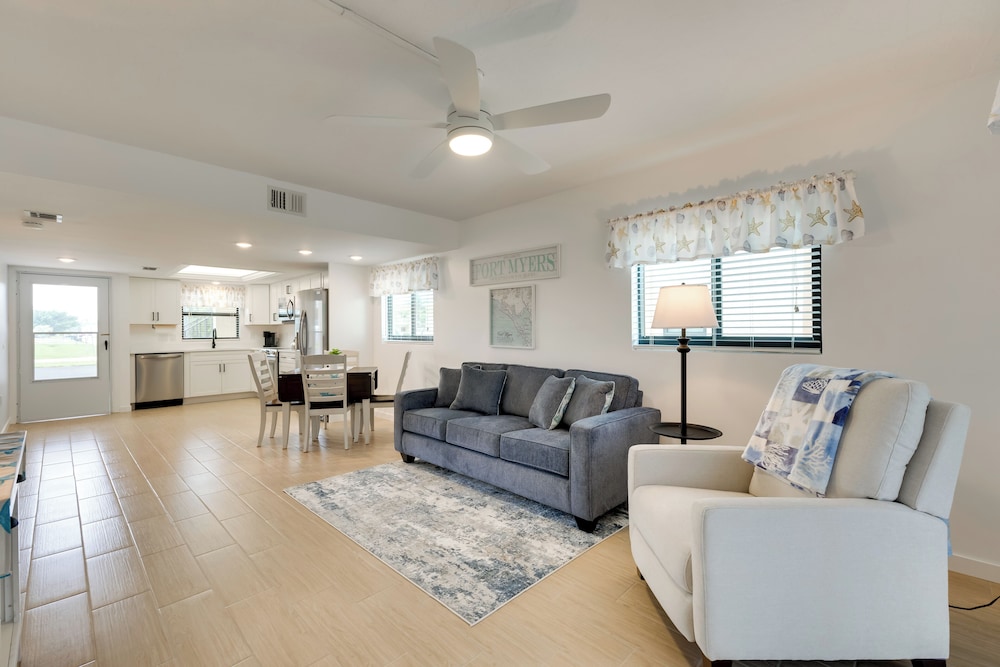 5 Mi to Fort Myers Beach: Condo w/ Private Lanai!