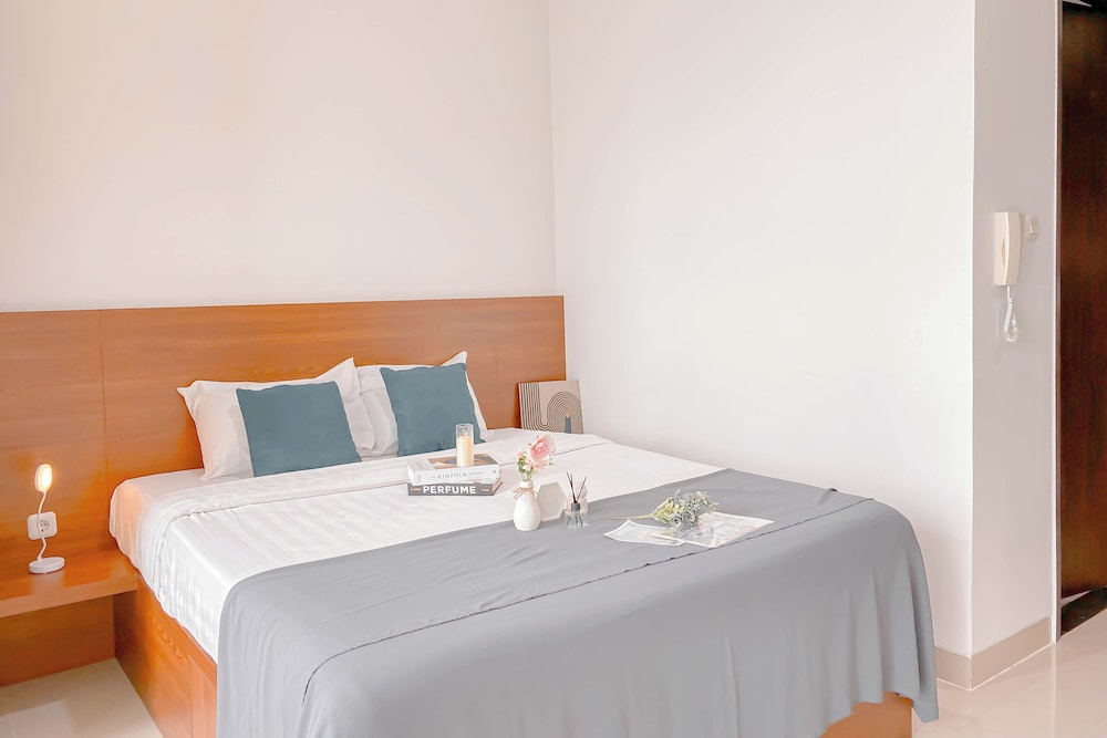 Strategic And Homey Studio At Lrt City Bekasi Apartment