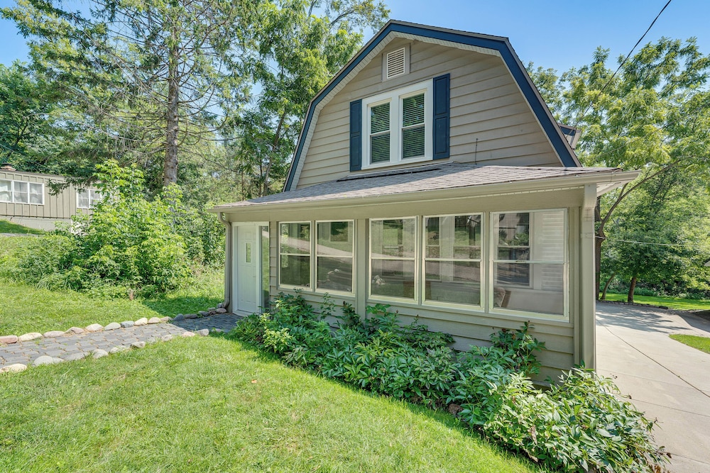 Lake Geneva Family Gem w/ Fenced Dog Run!