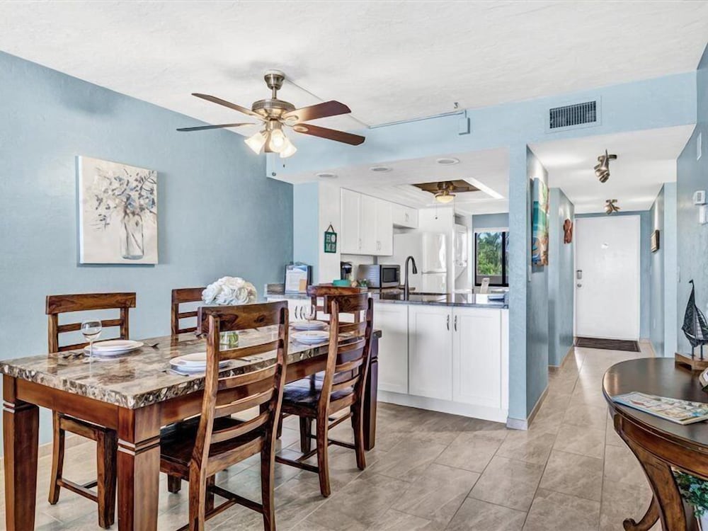 Riviera Club 204 by Distinctive Beach Rentals