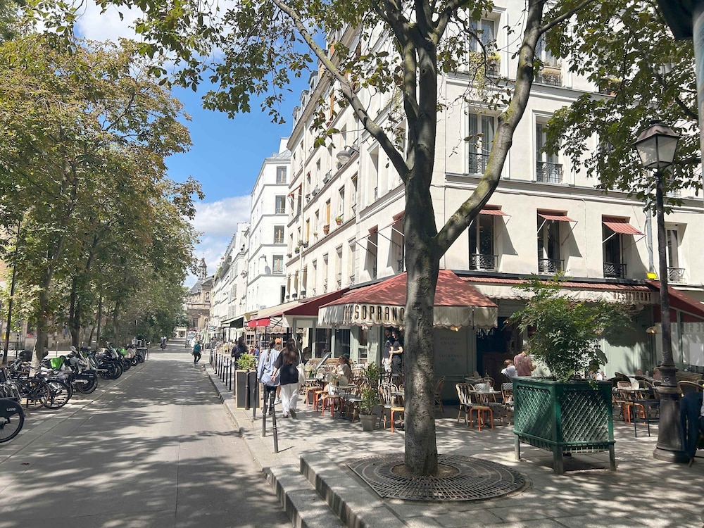 Carreau du Temple Marais Citycosy