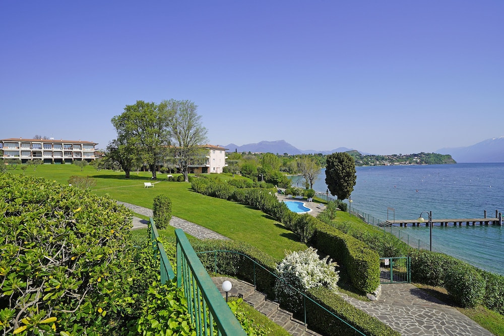 San Sivino 55 con Piscina by Wonderful Italy view 3