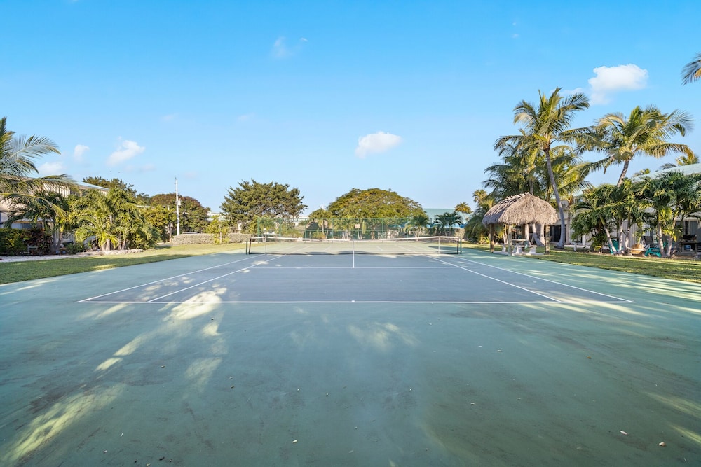 Executive Bay Club