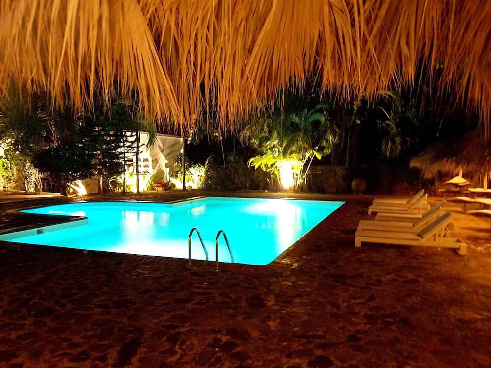 Afreeka Beach Hostel & Music Bar