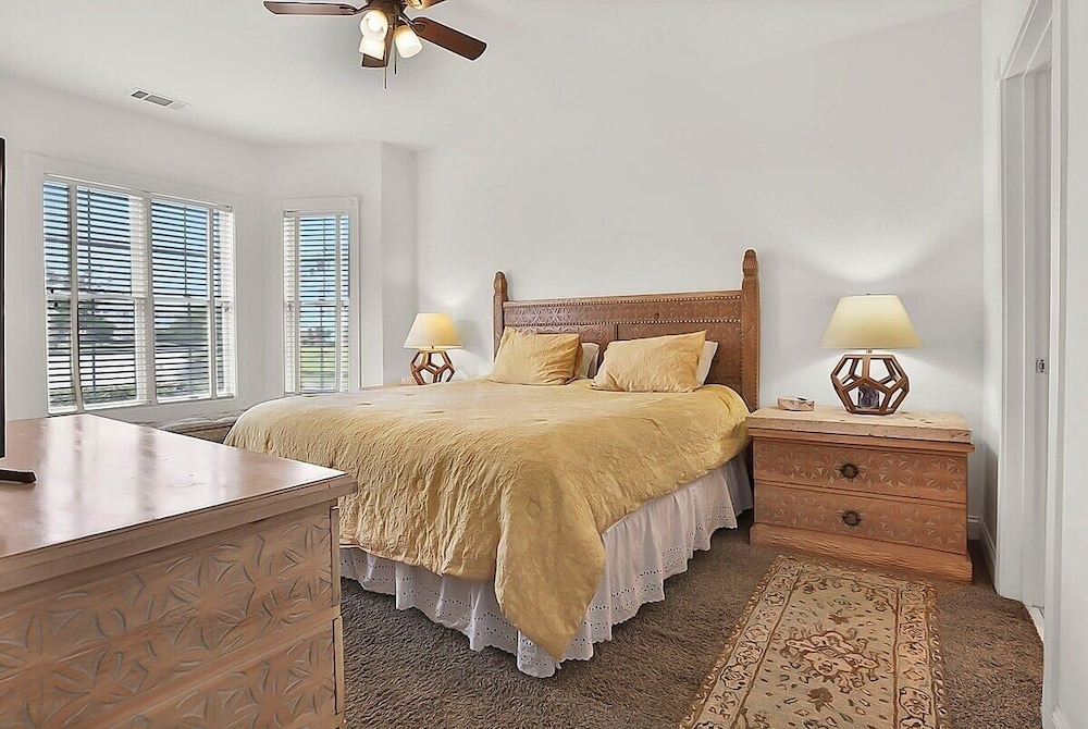 Magnolia Pointe Luster Leaf 4825-102 3 Bedroom Condo