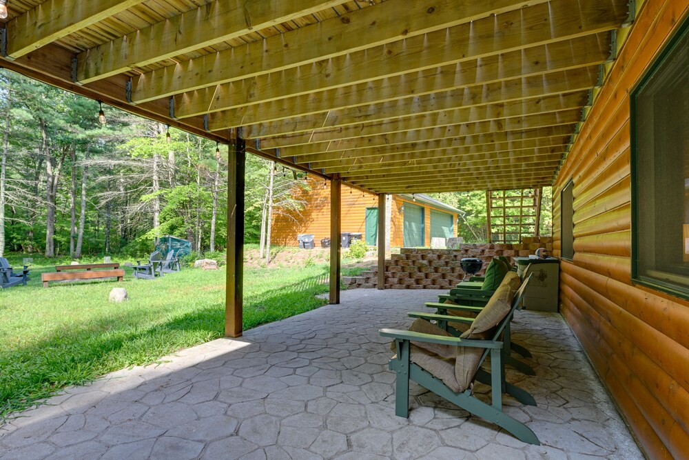 Cozy Arkdale Wood Cabin Near Petenwell Lake! view 3