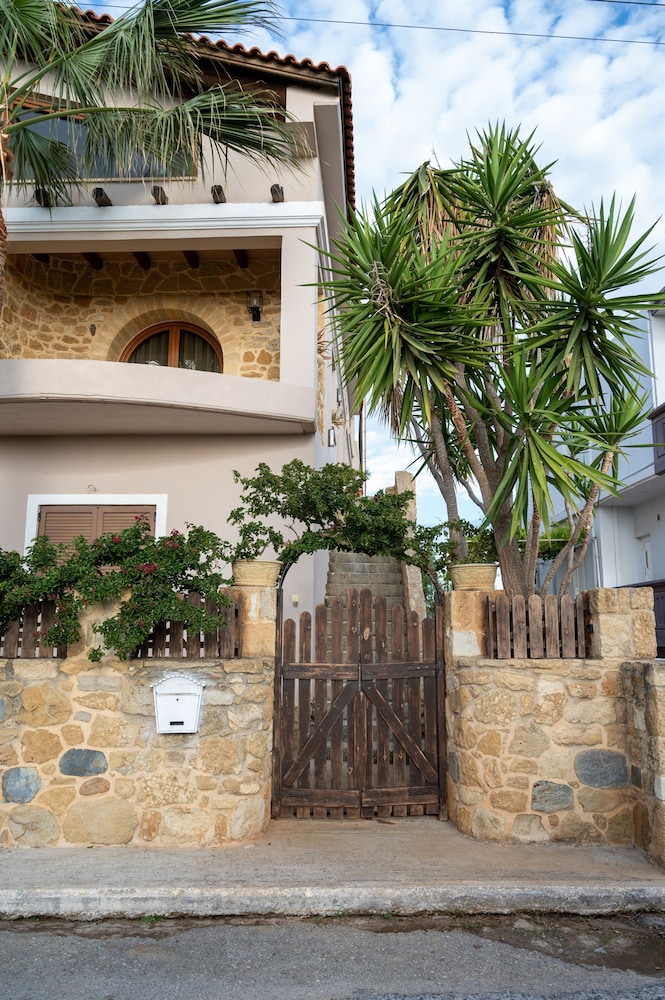 Natalia s Apartment in Tavronitis