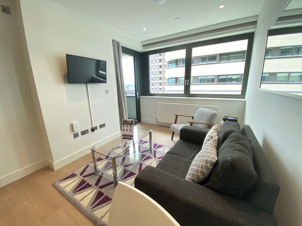 Roomspace Apartments - Oasis Way
