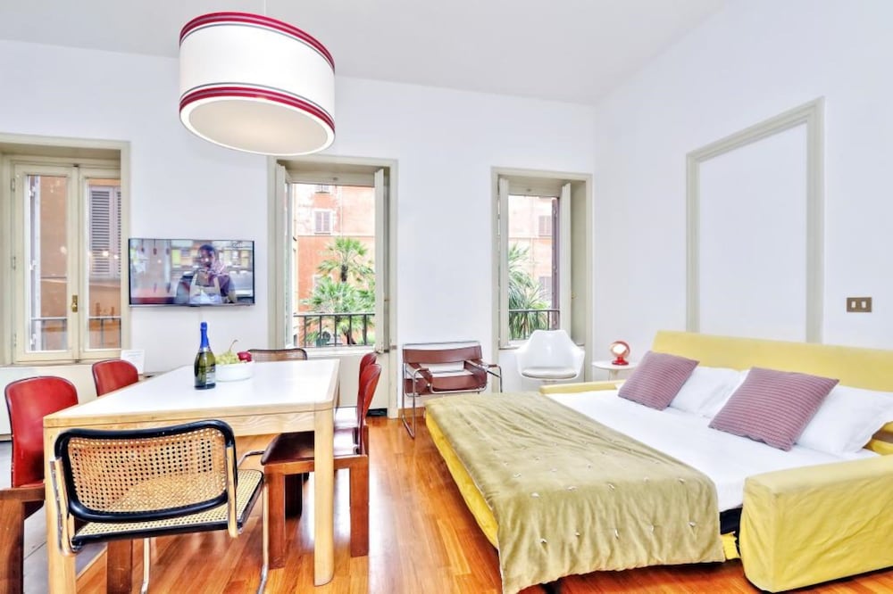 Unique Grand Trevi Fountain Apartment
