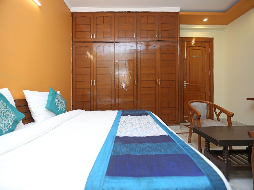 OYO 9581 Green Residency