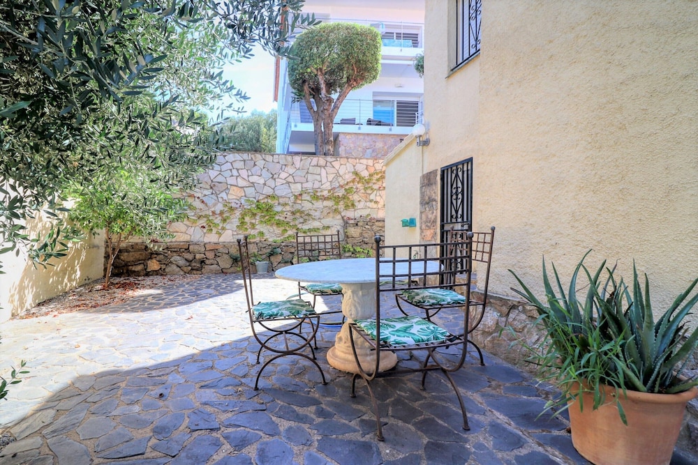 House in Roses With Pool Near La Punta Beach