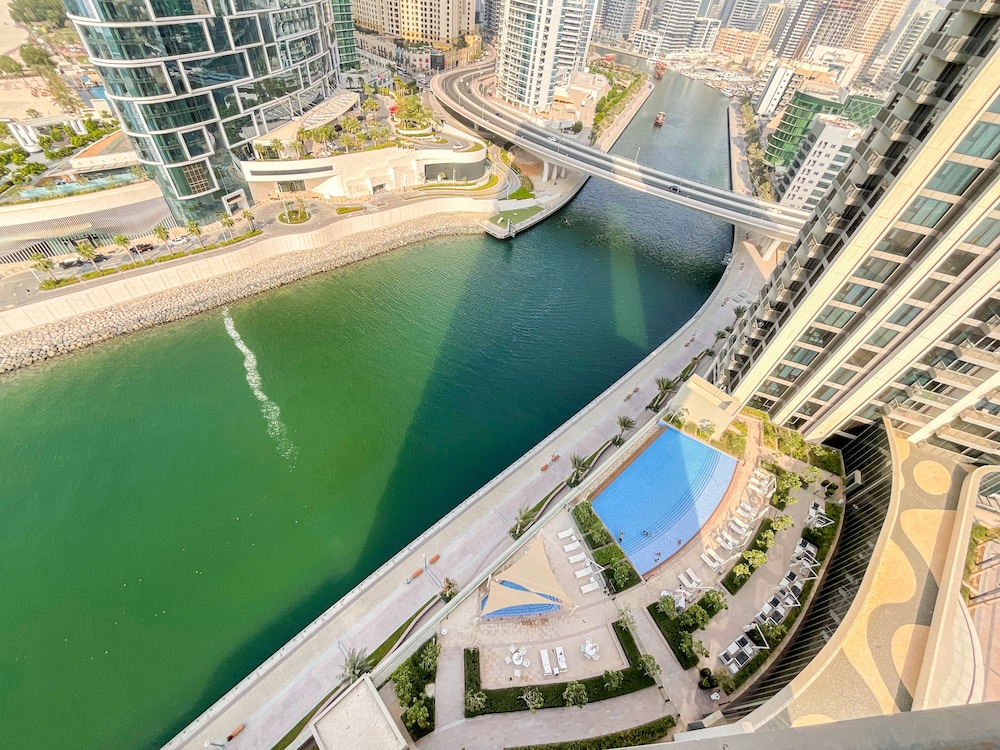 HiGuests - EMAAR 52-42
