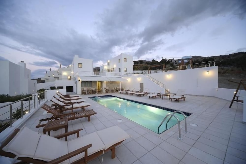Lenikos Resort