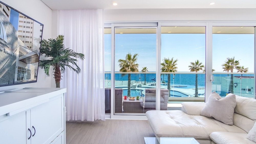 Breathtaking 2 Bedroom Condominium