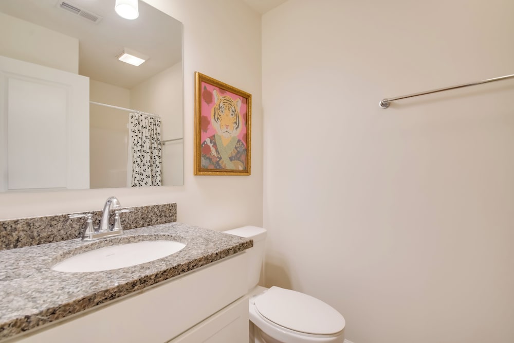 2 Mi to TBK Bank Sports Complex: Townhome w/ Patio
