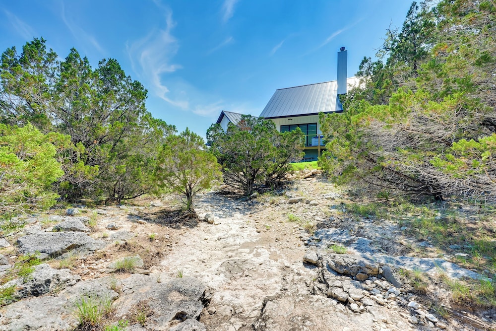 Canyon Lake Getaway: Hot Tub, 1 Mi to Boat Ramp! view 3