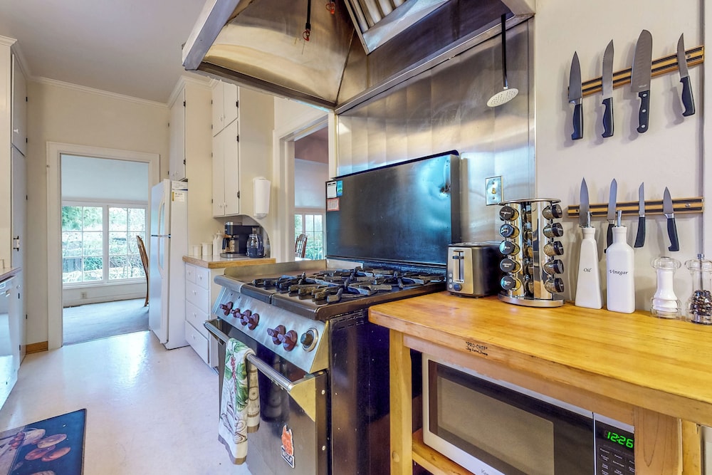 Forbestown Retreat: Easy Access to Clear Lake