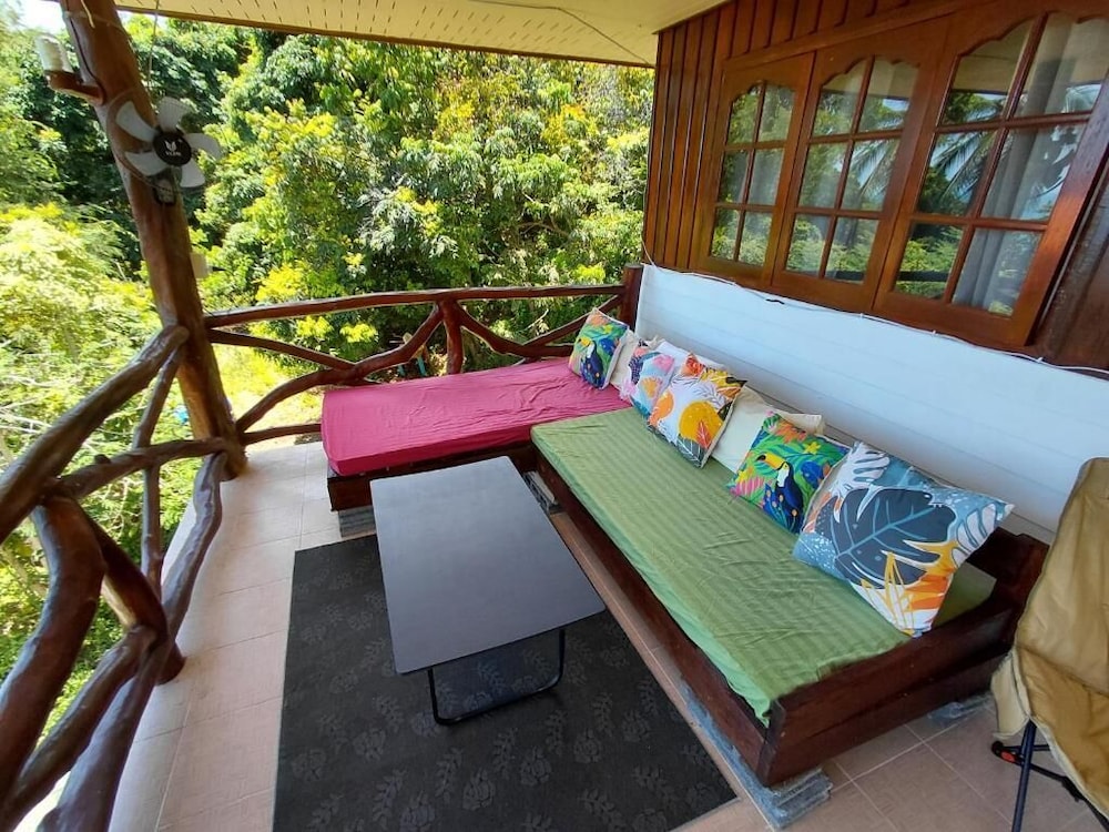 2 Bedroom Private Home Perfect for Families - Kitchen -seaviews -fast Wifi