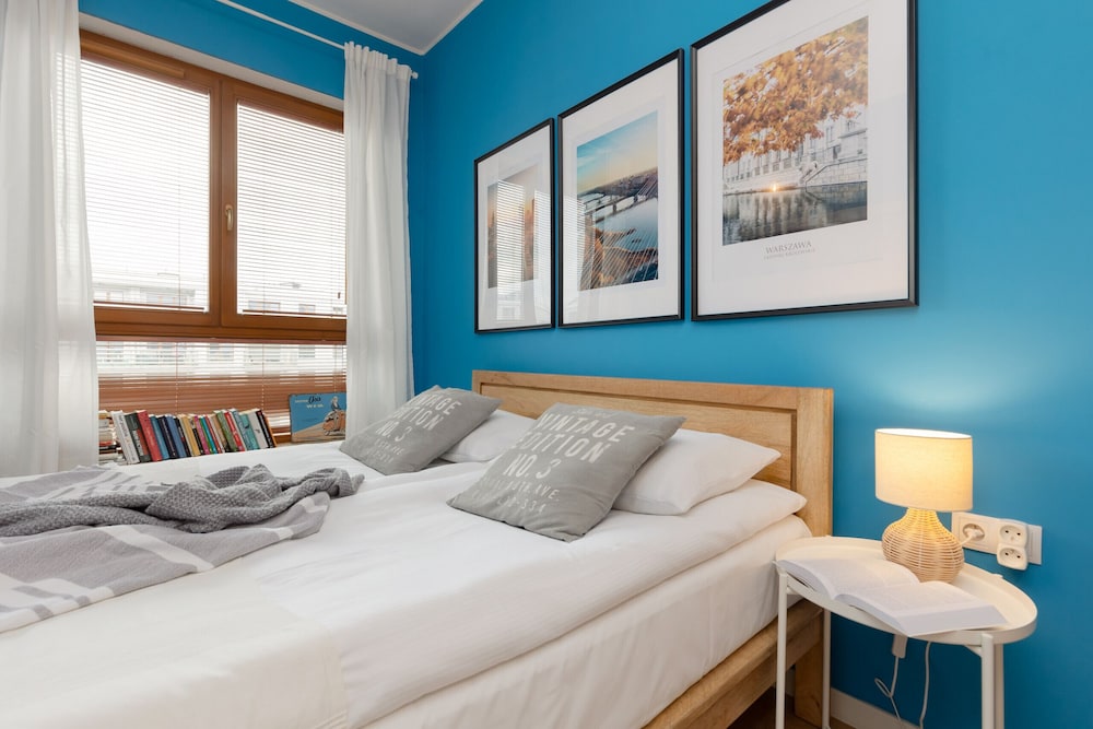 Stylish Apartment Rydygiera by Renters view 3