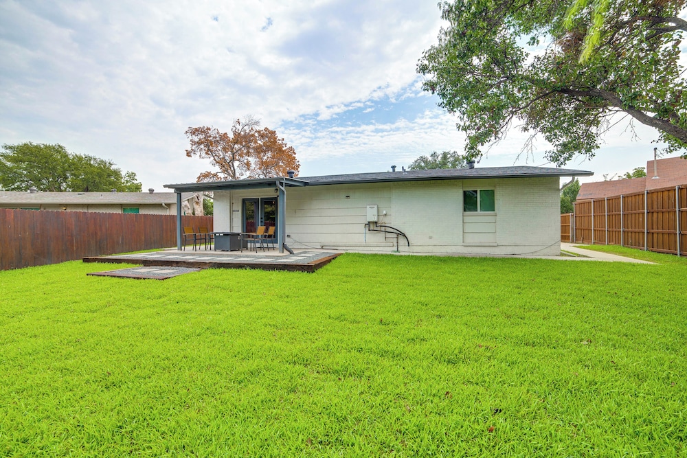 Spacious Family Home, 5 Mi to Galleria Dallas!