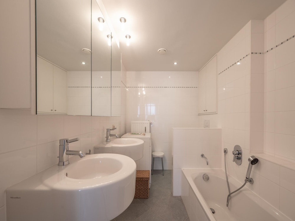 Stylish Zeedijk Sea Escape