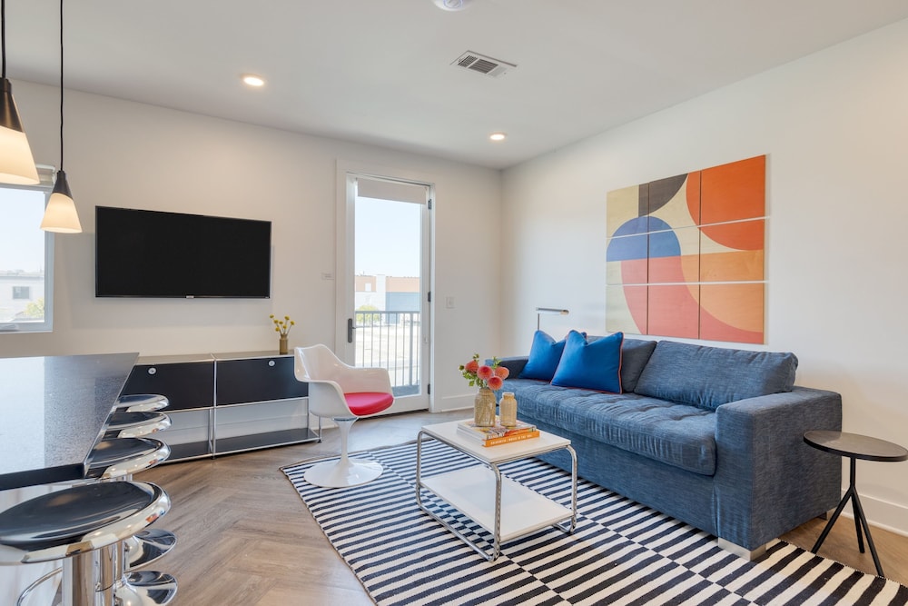 The Carter 202 by Avantstay 1BR Balcony