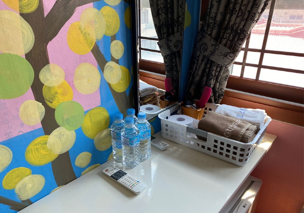Gudeok Guest House - Hostel