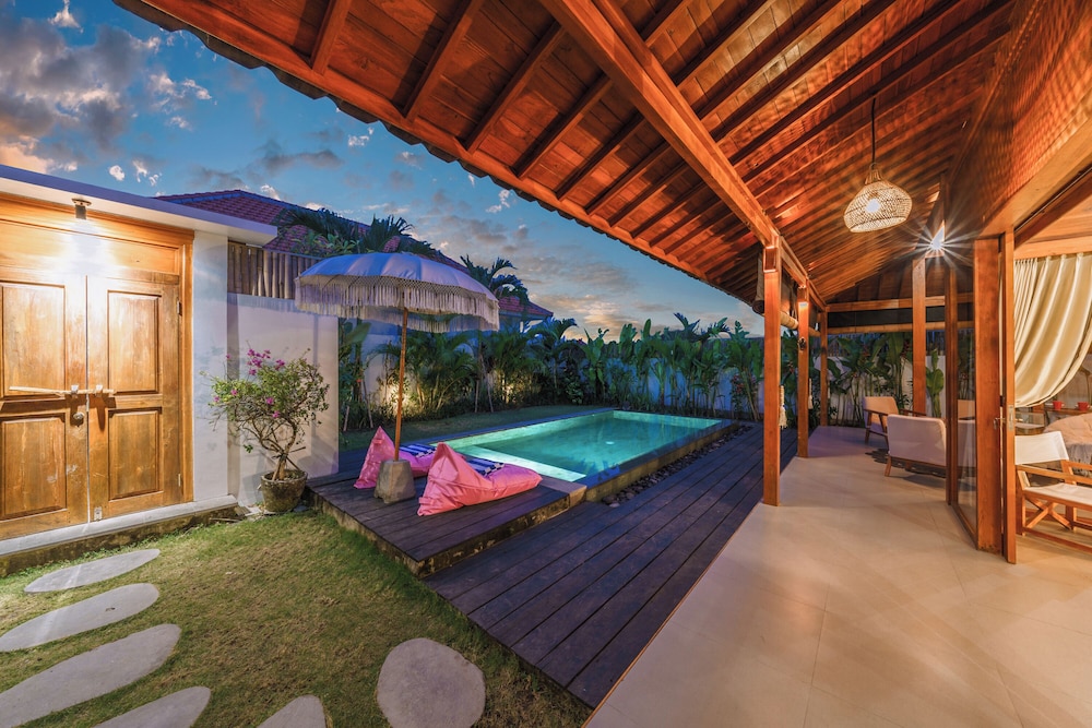 Villa Sejaki view 5