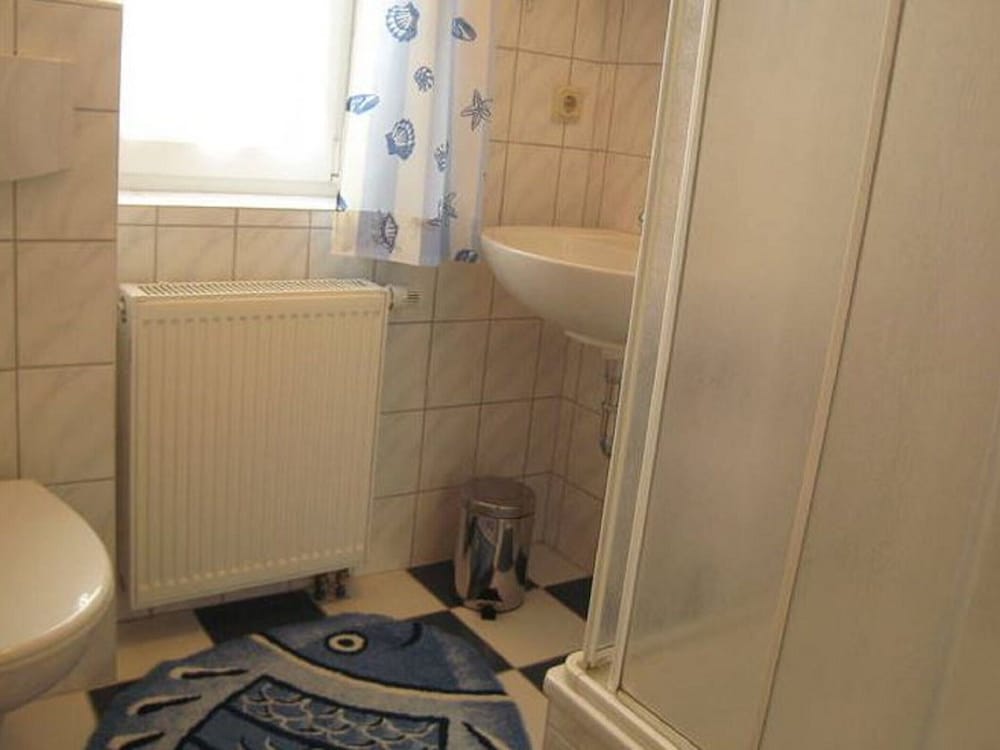 Spacious Appartment in Wilhelmshof Near Lake