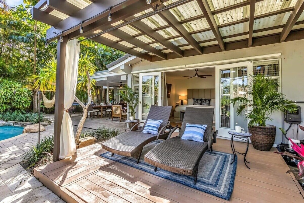 New Waterfront Oasis, Minutes to Beach, Eats, Shops