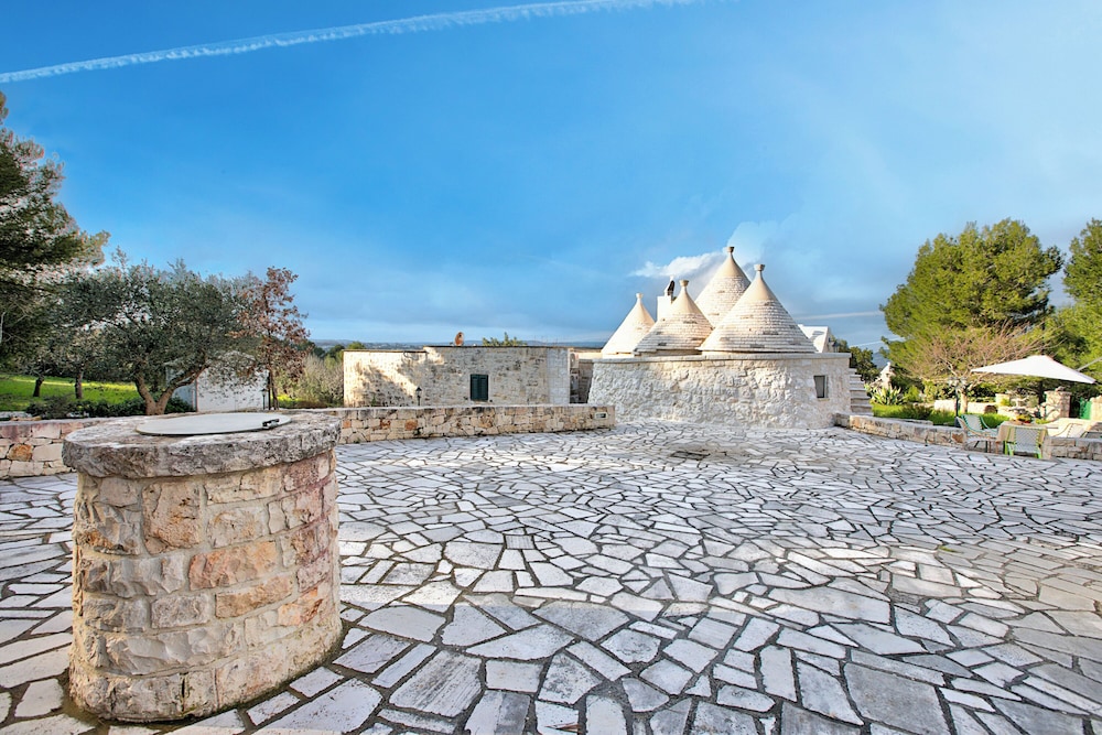 Trulli Silvana In Locorotondo