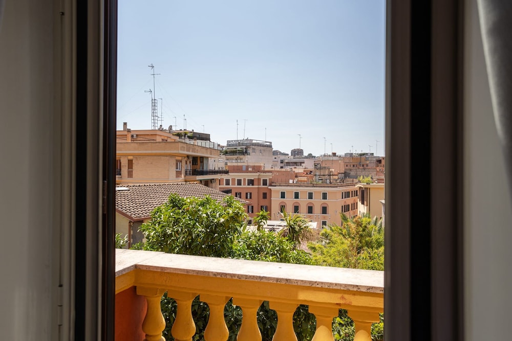 Rampa Brancaleone Charming Apartment With View photo 3