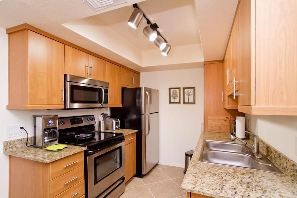 Ultra Chic and Modern By Signature Vacation Rentals
