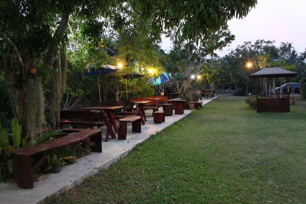 Baansuanlynjee Maeklong Resort