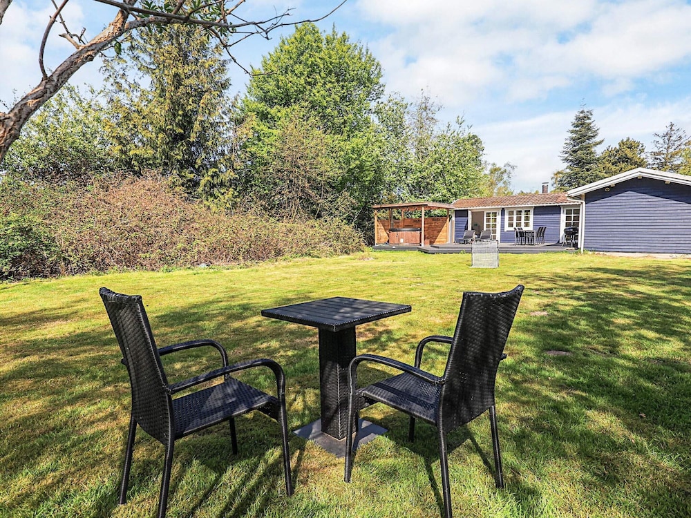 6 Person Holiday Home in Gedser