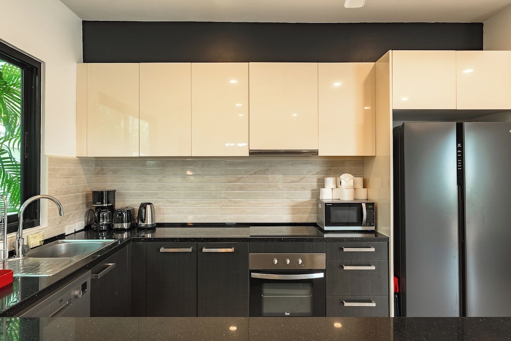 4Br Near Pier Private Pool & Garden V246
