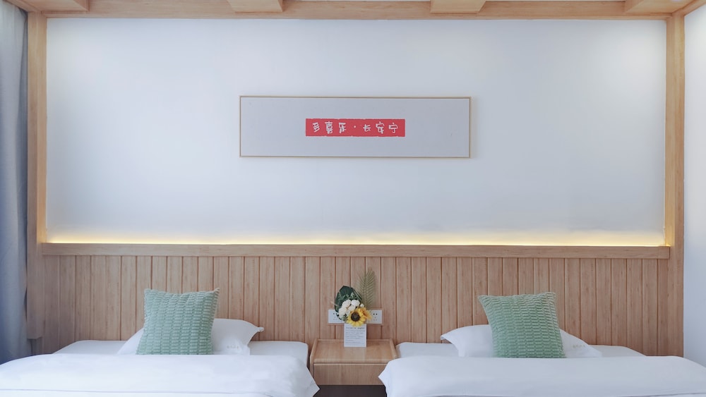 Breeze & Alley Inn