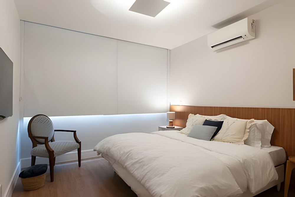 Copacabana – Av. Atlântica | 4 quartos, Vista Mar, 1 min praia de Copacabana - por Casapē Rio