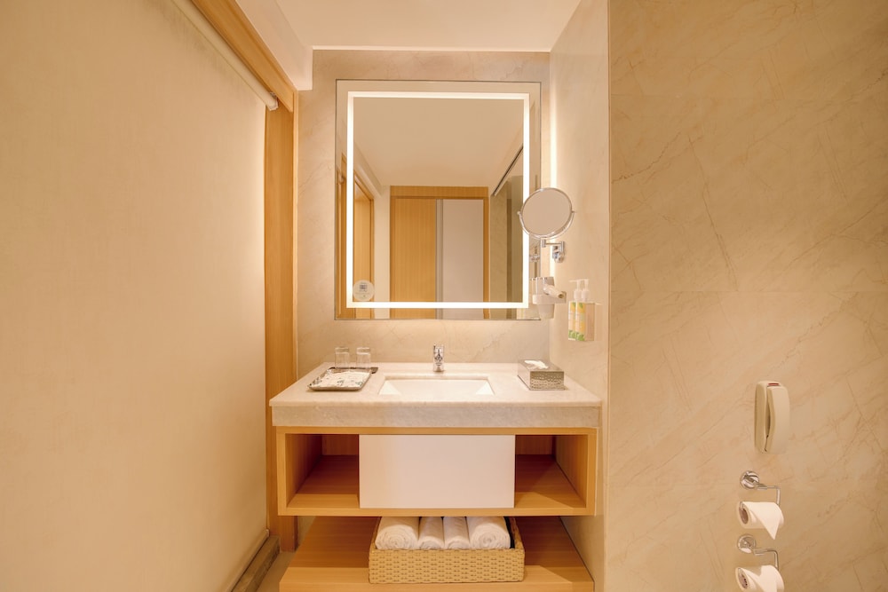 Lemon Tree Suites Gurugram