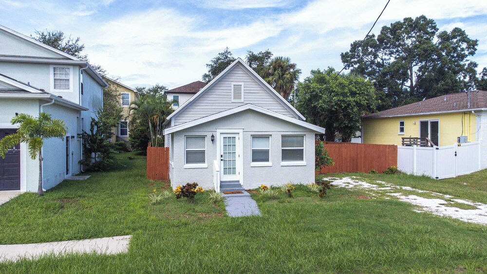 Barefoot Bungalow For 4