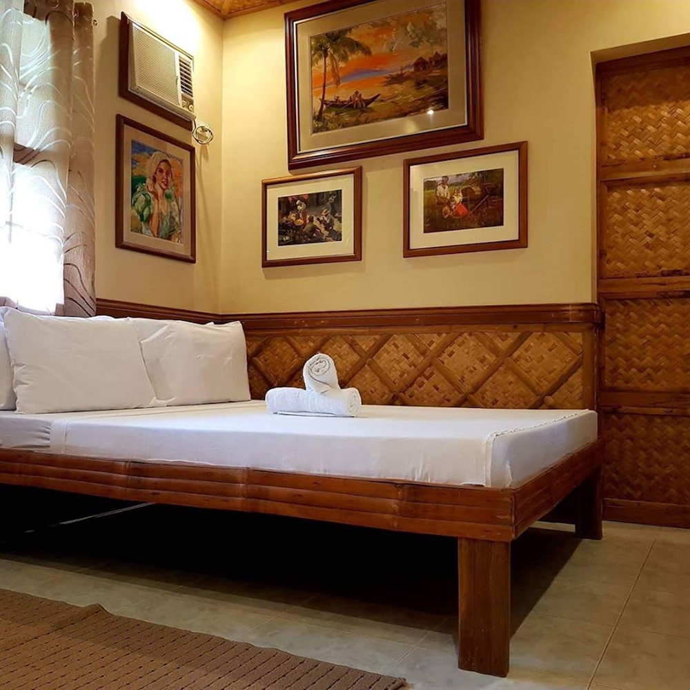 Villa Anastacia White Beach Puerto Galera view 2