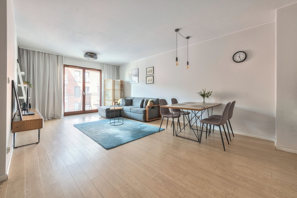 Aura 39 by Grand Apartments