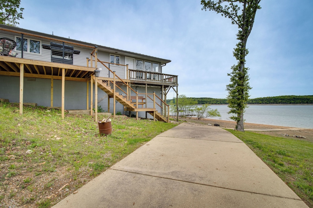 Serene Lakefront Mountain Home Getaway w/ Atrium! view 3