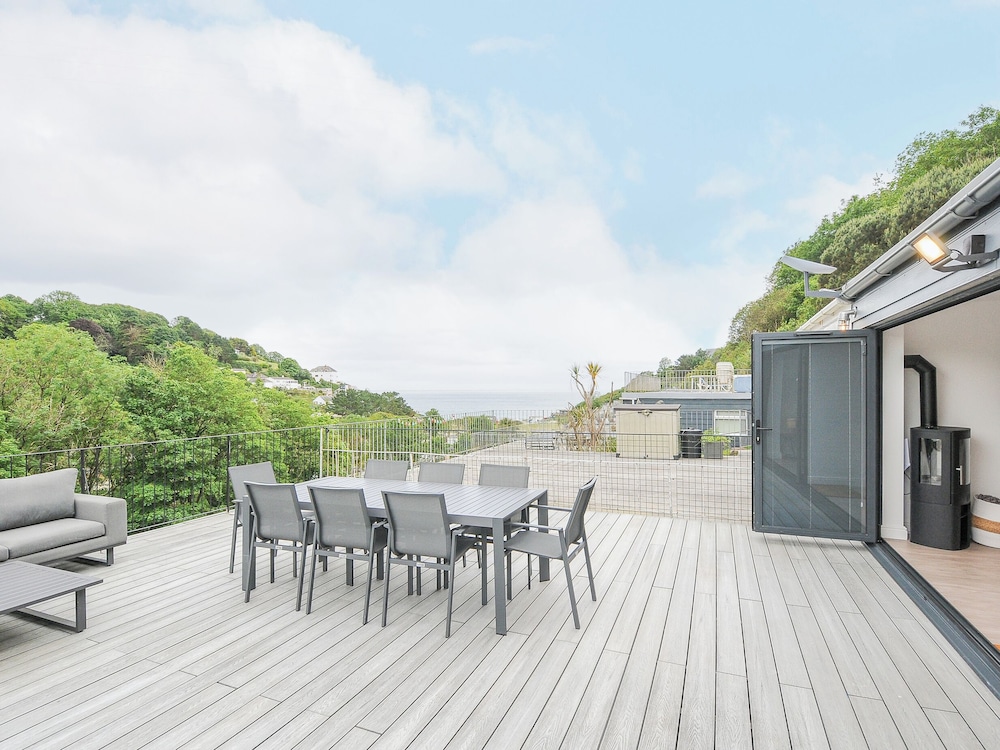 100 Hillside Villas