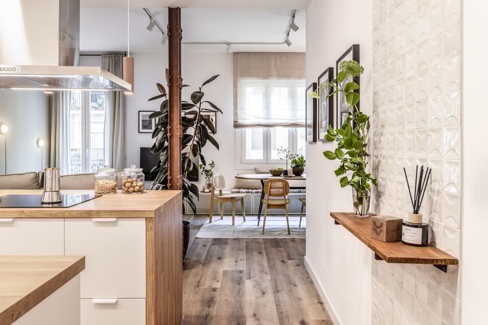 Casaluce - 2 Bedrooms in Trafalgar