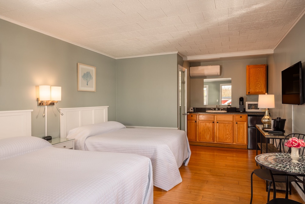 Eagle House Motel