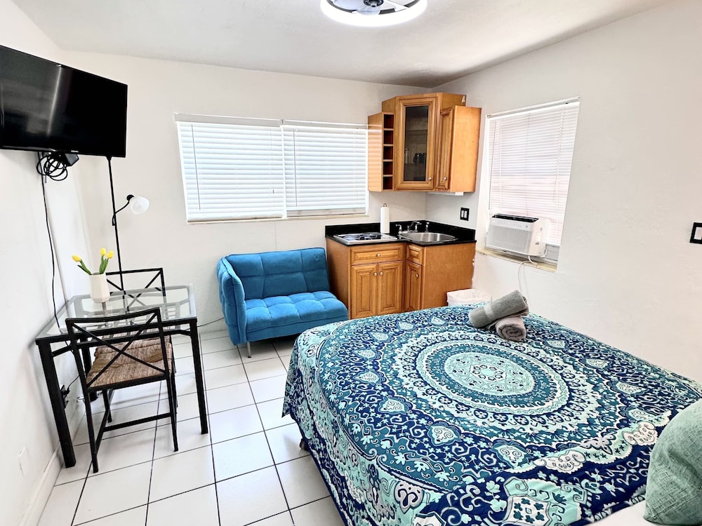 Southwinds 5 for 5 Guests -near the Beach