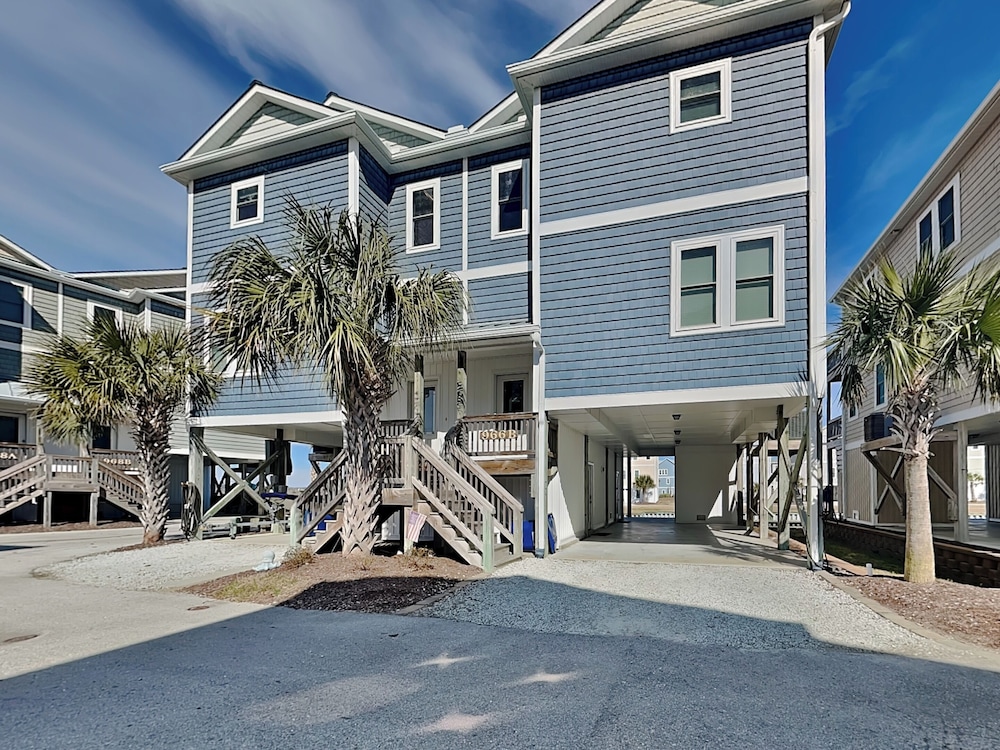 Queens Grant by Topsail Realty