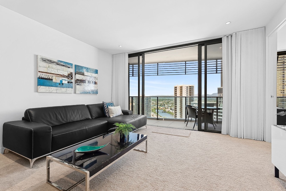 Luxury Sky High Escape with Ocean Views