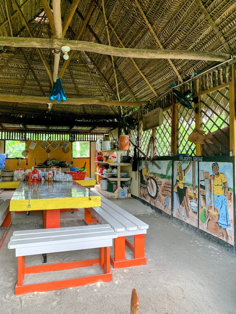 Palmento Grove Eco Cultural & Fishing Lodge